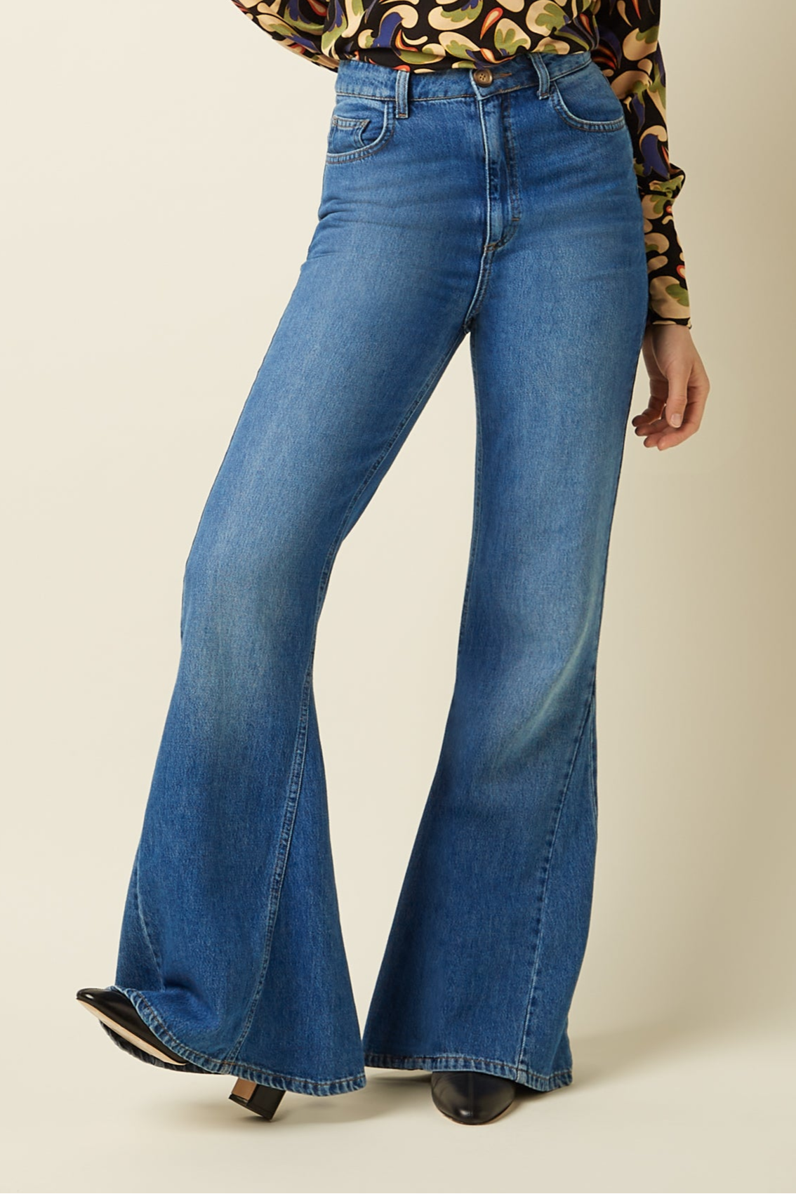 Jimmy Bell Bottom Pants Stone Denim - Blue Tint – King Louie Jimmy Bell Bottom Pants Stone Denim - Blue Tint – King Louie