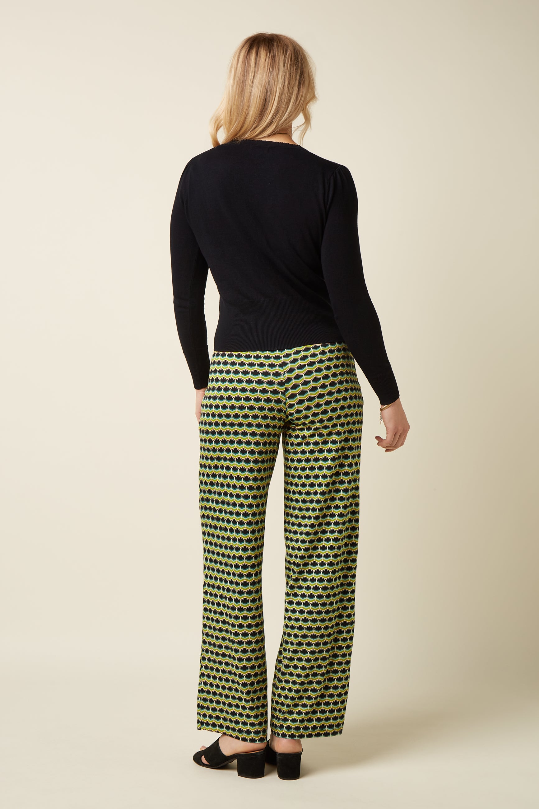 Cardi V Cocoon - Black