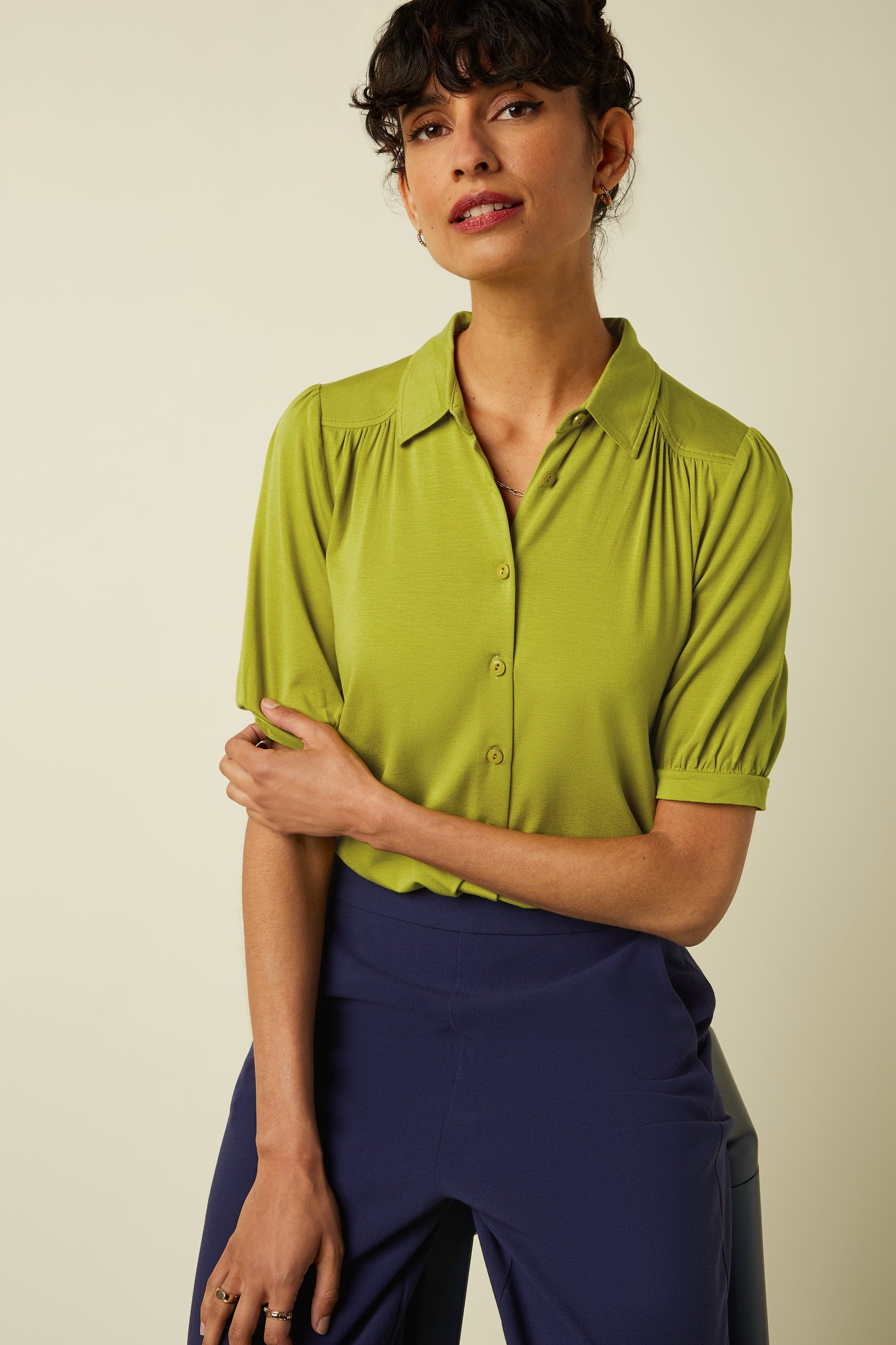 Carina Blouse Viscose Light - Green Envy – King Louie