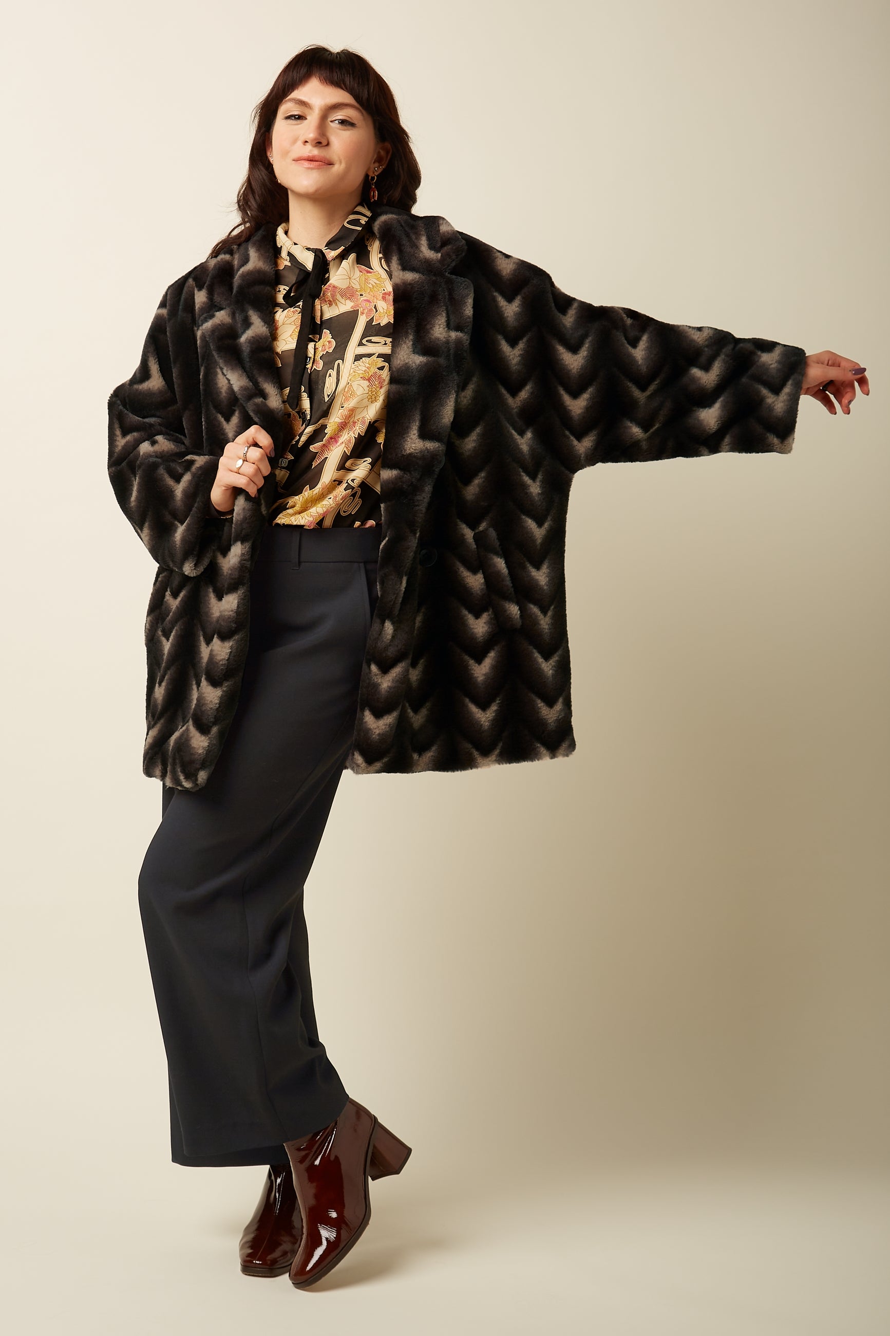 Shiya Kimono Coat Deco Fur - Black