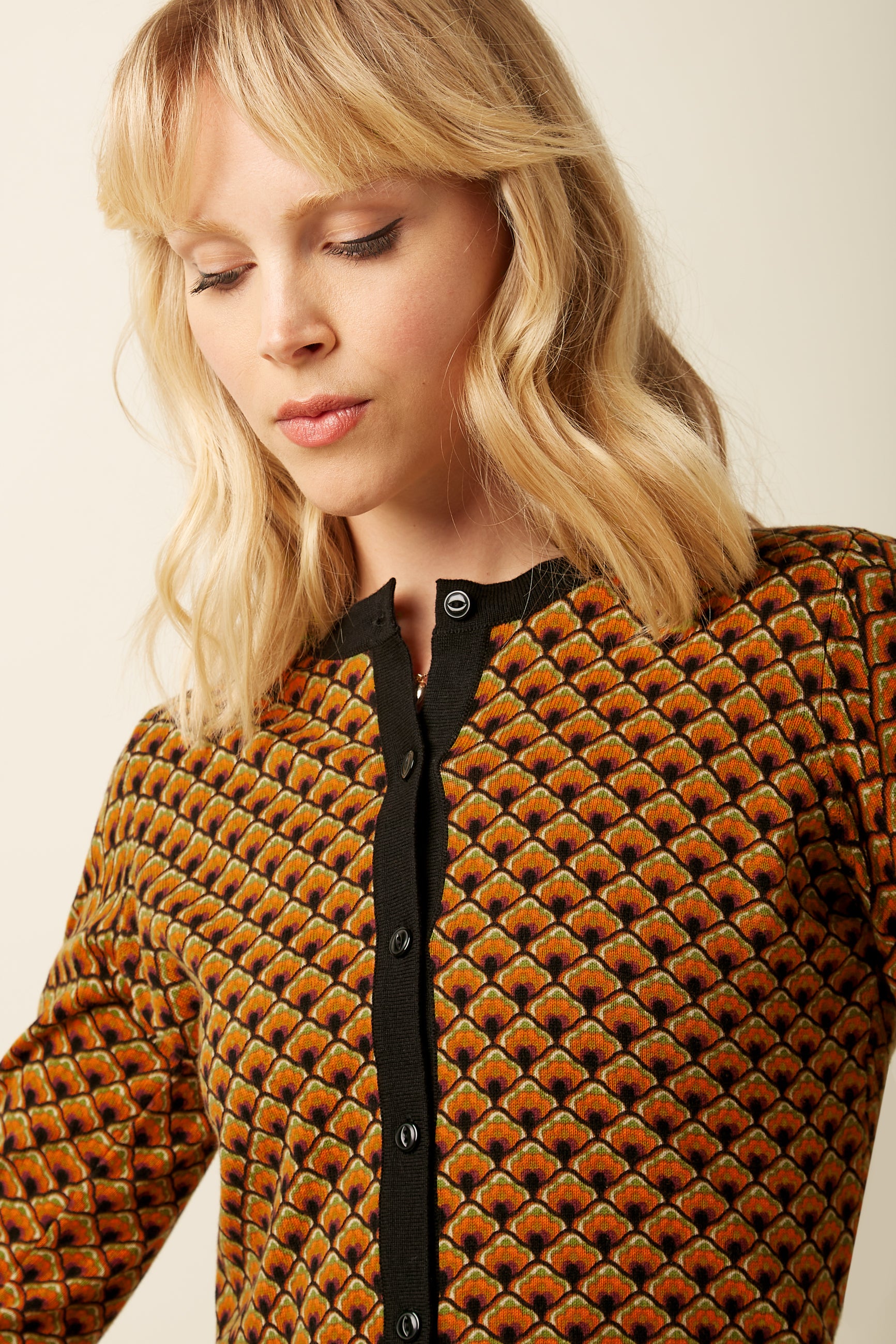 Cardi Roudnneck Frio