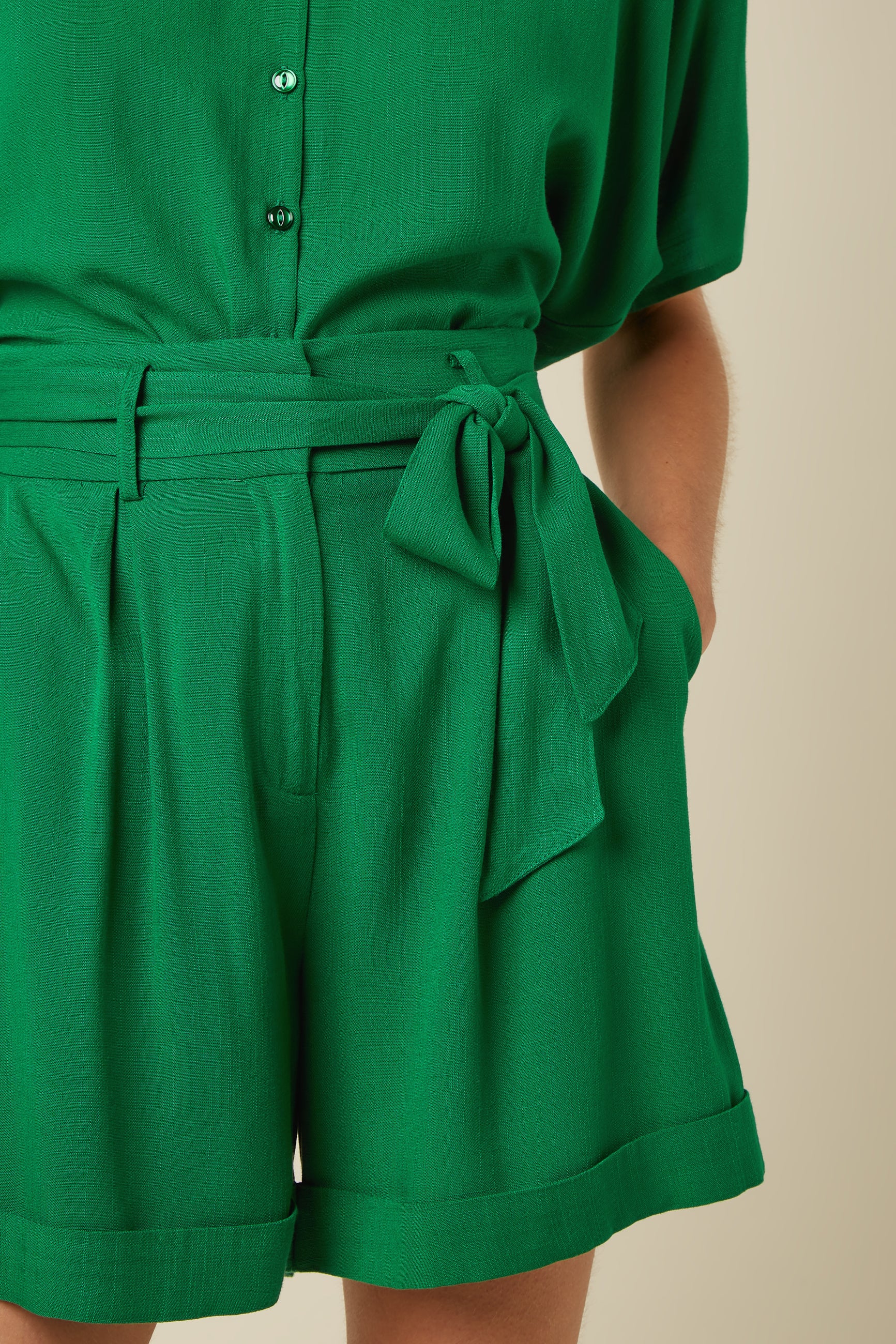 Ava Short Atomic - Very Green