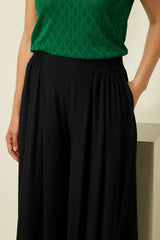 Double V Top Mateo Knit - Very Green