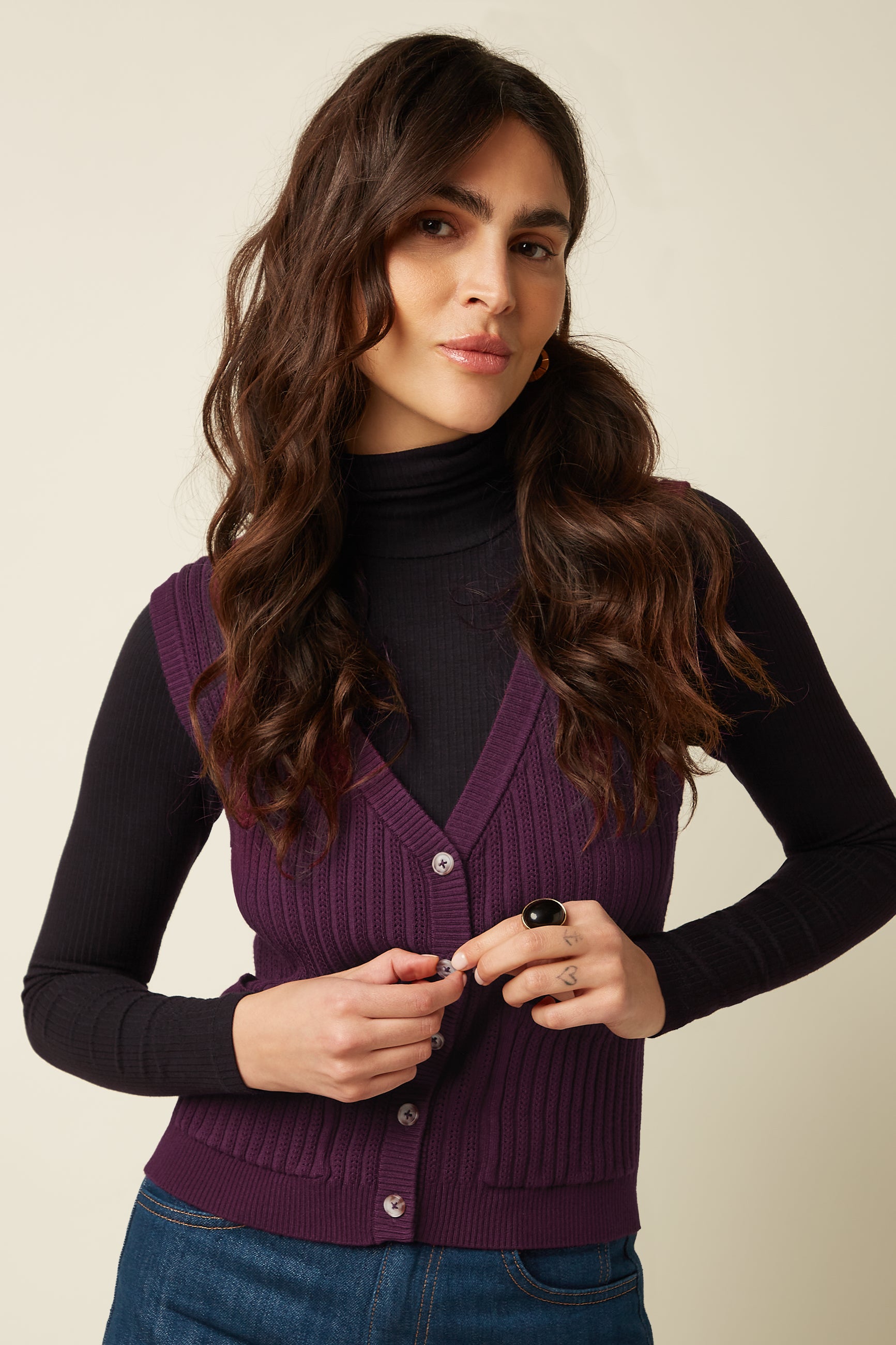Button V Spencer Match Knit - Caspia Purple